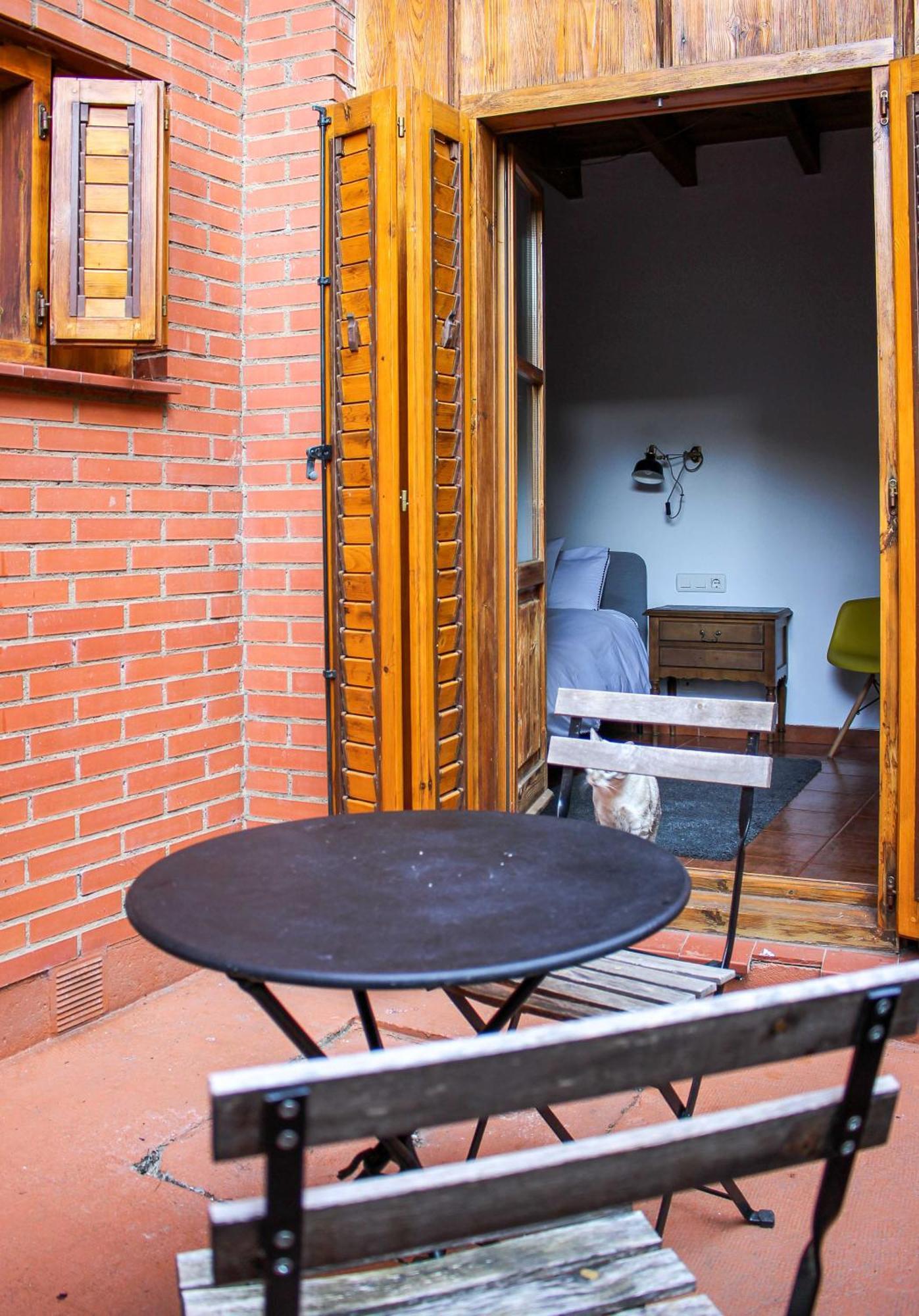 El 8 De Serranos - Bajo - Casa Con Garaje Leon Exterior photo