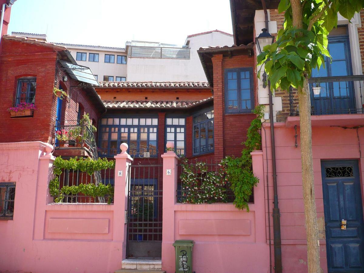 El 8 De Serranos - Bajo - Casa Con Garaje Leon Exterior photo